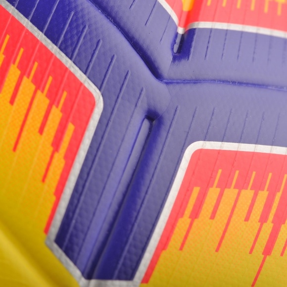 Nike Merlin 2018-2019 Match Soccer Ball #5 - Picture 5 of 8